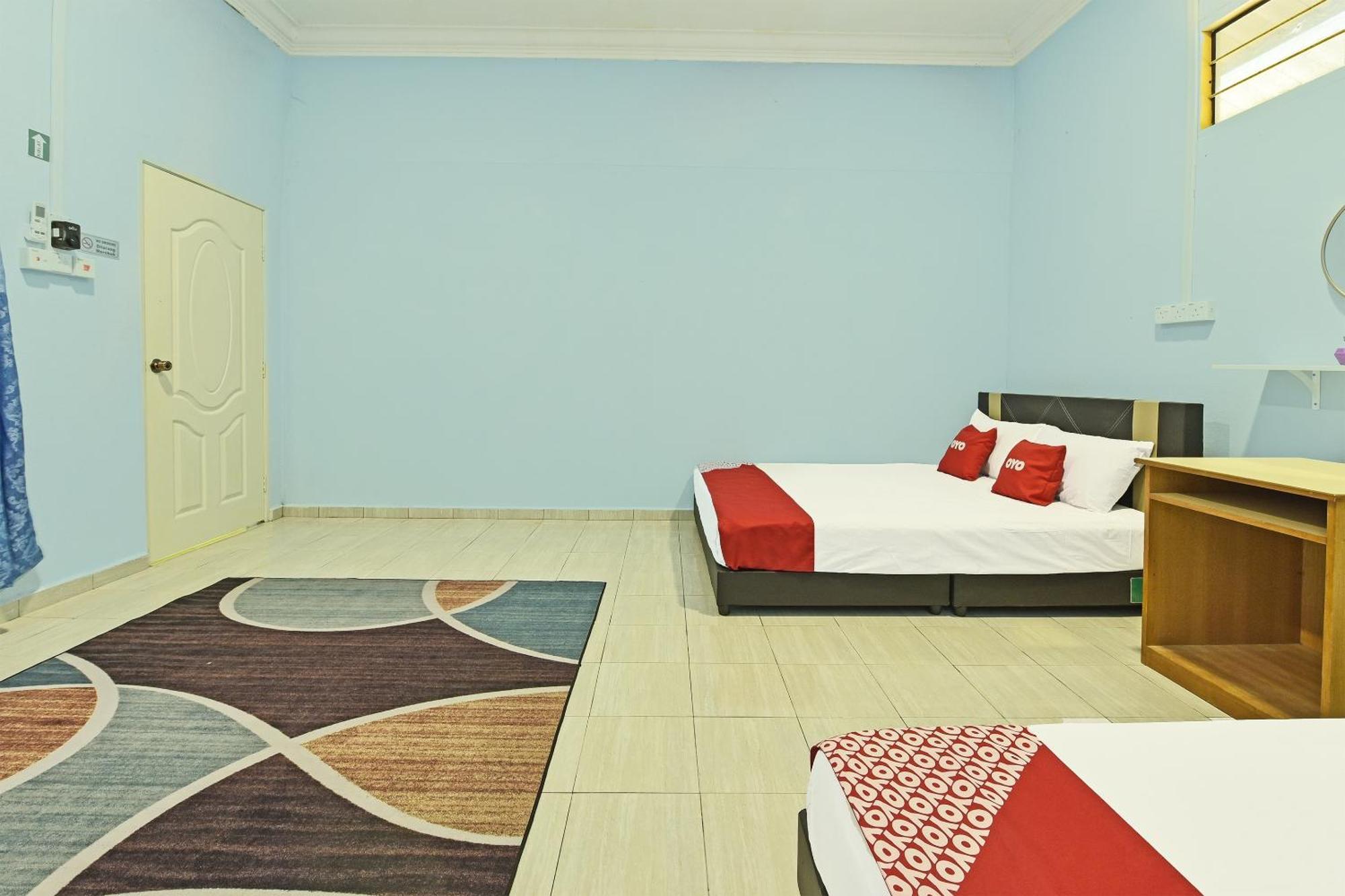 Oyo 90551 Zn Mix Homestay & Roomstay Kampung Raja Extérieur photo